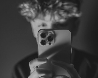 Un adolescente mata a su madre tras usar IA para planear el crimen