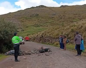 Choque frontal entre dos motocicletas deja un muerto y un herido grave, en Chaccrampa