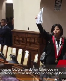Oposición muestra fotografías de los fallecidos en protestas sociales y se retira antes del mensaje de Keiko Fujimori