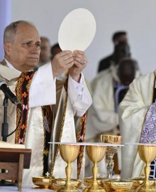 Papa León XIV denuncia desde Camerún que «un puñado de tiranos» asola el mundo