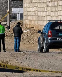 Arequipa: delincuentes asaltan a policías mientras dormían en patrullero y les roban sus armas en Hunter