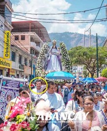 De mal augurio: en plena procesión cable arranca cabeza de imagen de patrona de Abancay y alcalde se corre