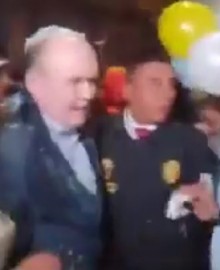 Puno: protestas y heridos en Juliaca tras llegada de Rafael López Aliaga 