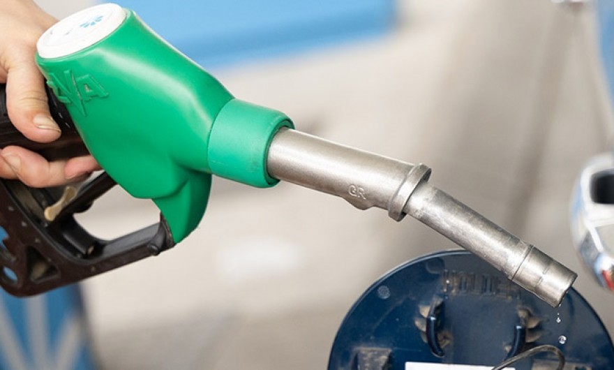 Ministerio de Economía activará fondo fiscal para frenar alza del precio de combustibles