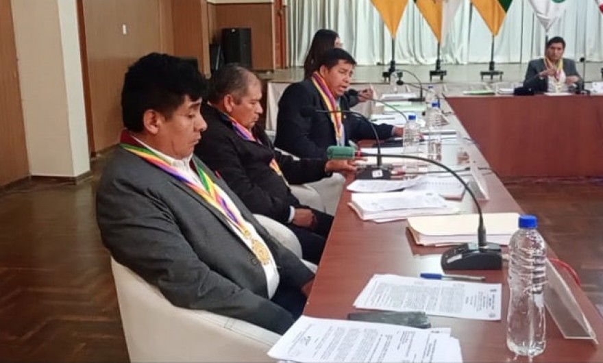 Emplazan al gobernador Percy Godoy por no asistir a sesiones del Consejo Regional