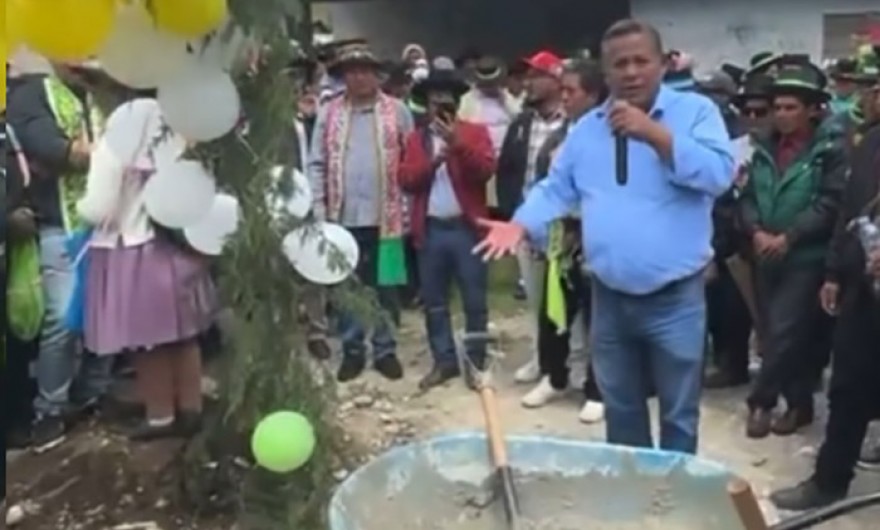 Michael Martínez con plata de todos los andahuaylinos hace campaña política gratis