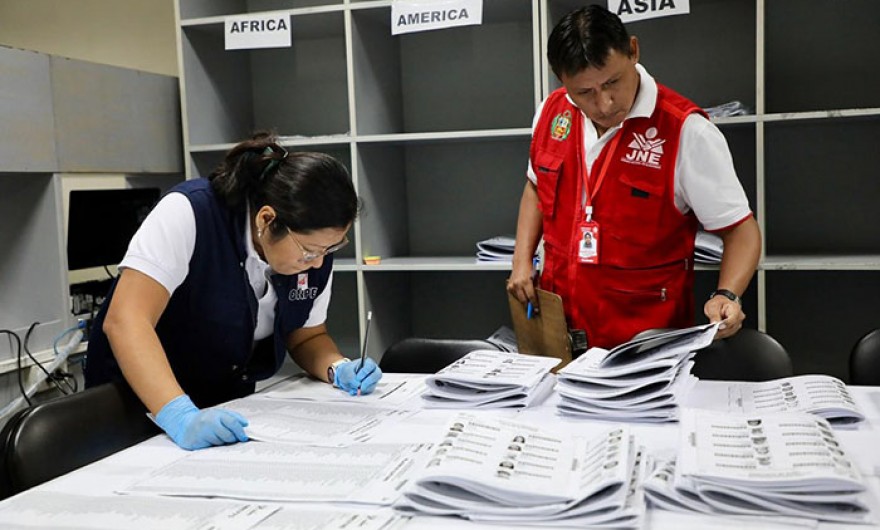 ONPE empezó a imprimir la lista y la relación de electores de la segunda vuelta electoral