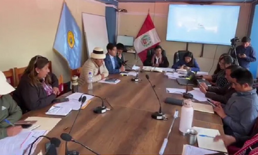 Concejo Municipal suspende al alcalde de Challhuahuacho, Iván Cruz por 30 días 