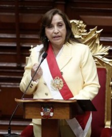 Dina Boluarte juró como presidenta del Perú tras vacancia de Pedro Castillo
