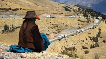 Comunidades bloquean ruta que afecta transporte concentrados de cobre de Glencore