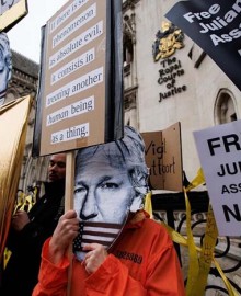 Julian Assange enfrenta una audiencia clave para decidir si se lo extradita a EE.UU.