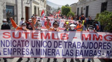 Trabajadores de Las Bambas protestan para exigir solución al conflicto en Apurímac