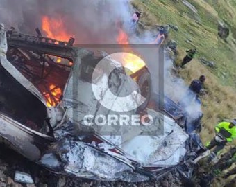 Huancavelica: vehículo vuelca y se incendia, conductor muere calcinado