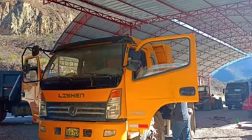 Incautan vehículos pesados usados en mineria ilegal